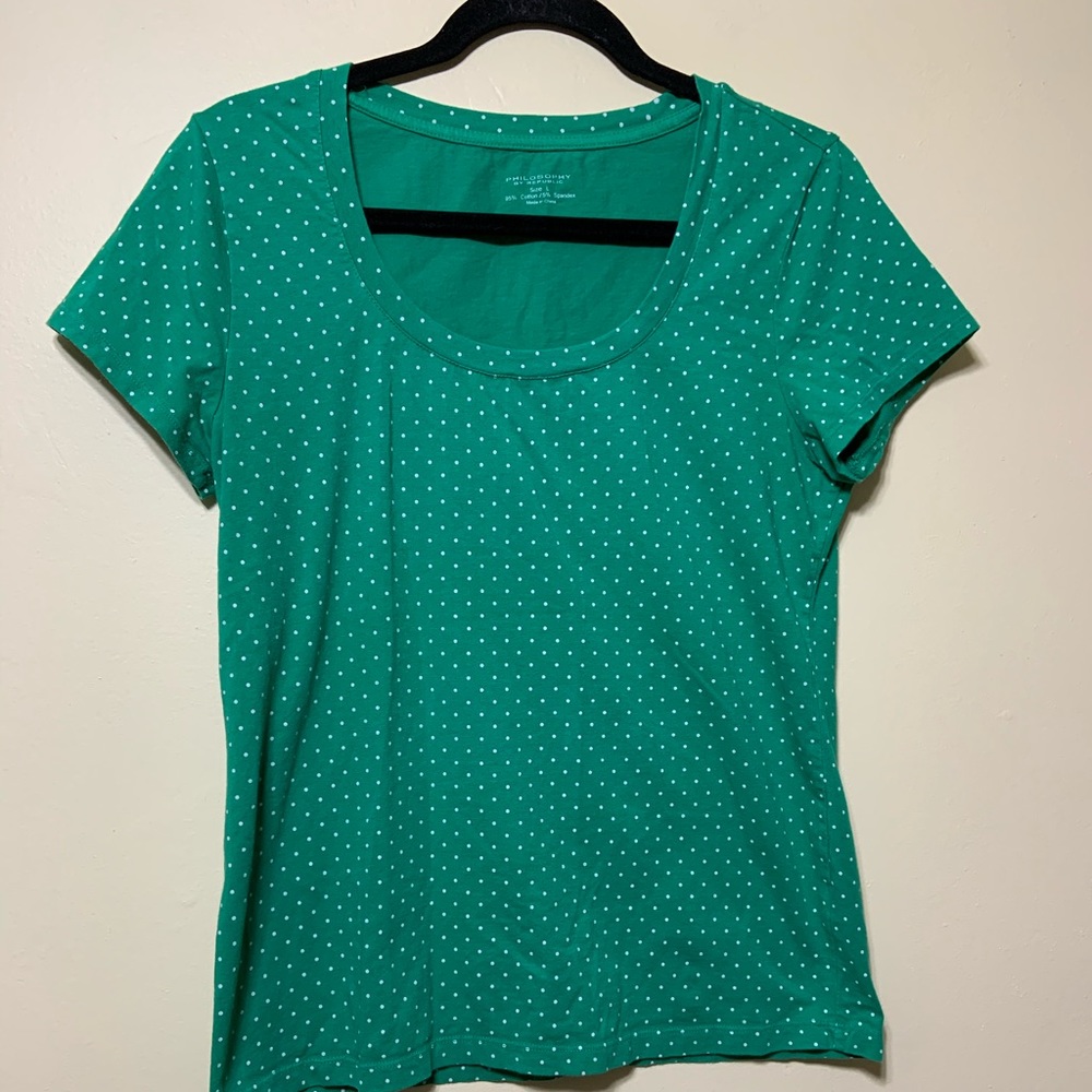 Lg green top with white dots short sleeve